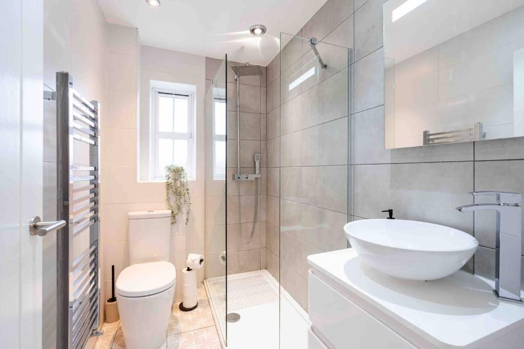 Stunning Abode 5 Min From Nec & Bhx, Pets Allowed Marston Green Zewnętrze zdjęcie