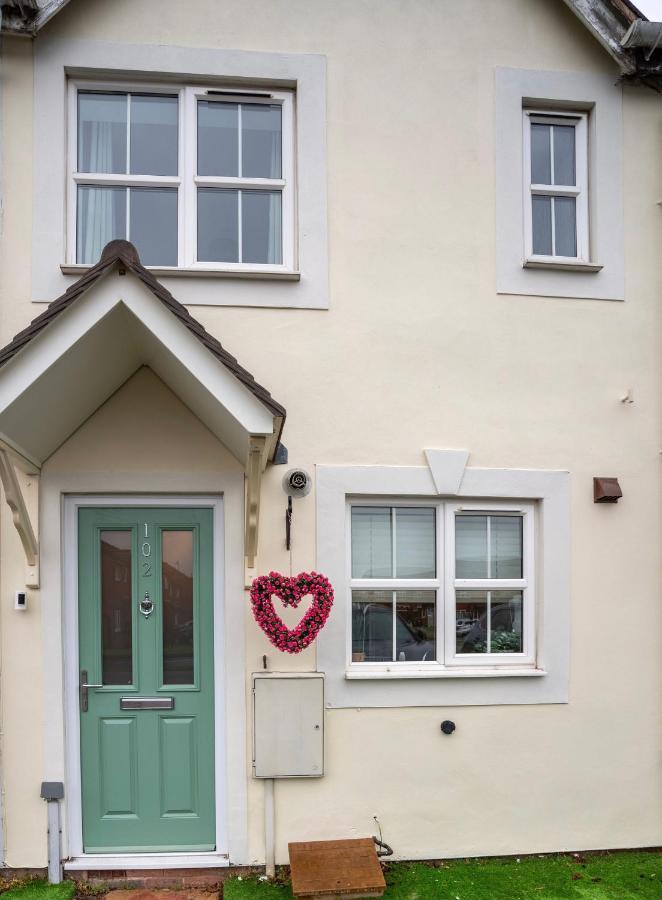 Stunning Abode 5 Min From Nec & Bhx, Pets Allowed Marston Green Zewnętrze zdjęcie